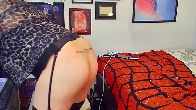 DoMeDoggyDiana online show from October 18, 9:21 am