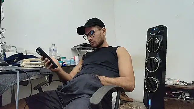 x-sebastian online show from February 7, 1:20 am