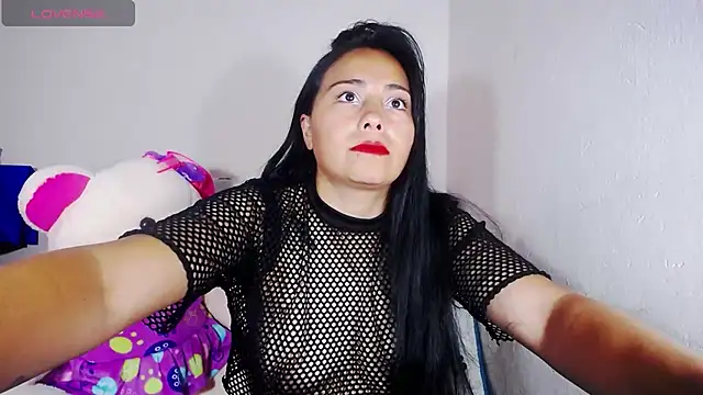 Snapshot of hanna_girl21 chatting on February 11, 8:20 pm hanna girl21 online show from February 11, 8:20 pm