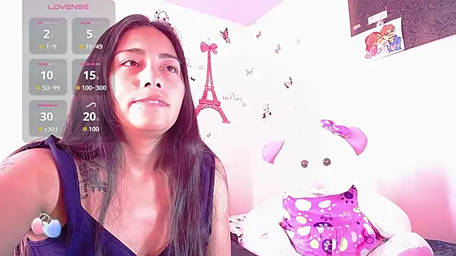 Snapshot of hanna_girl21 chatting on October 24, 7:43 pm hanna girl21 online show from October 24, 7:43 pm