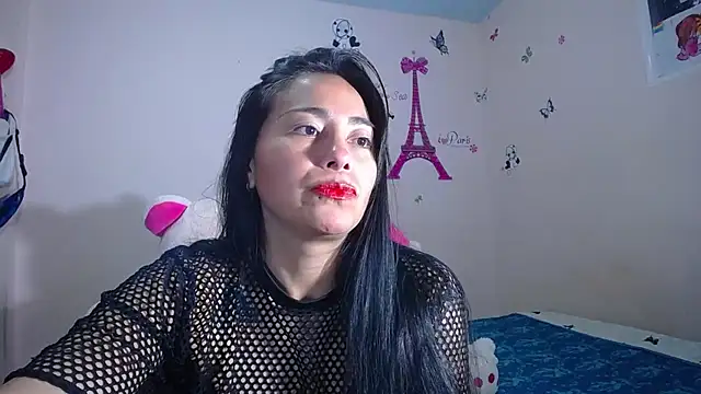 Snapshot of hanna_girl21 chatting on December 13, 10:59 pm hanna girl21 online show from December 13, 10:59 pm