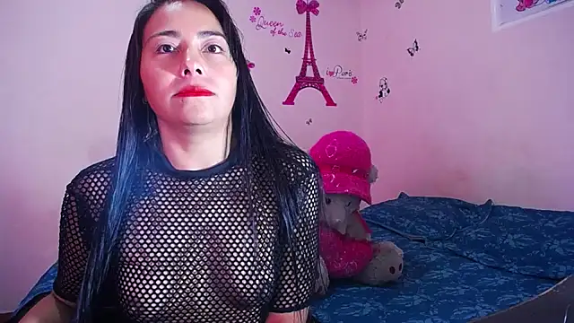 Snapshot of hanna_girl21 chatting on December 20, 2:35 pm hanna girl21 online show from December 20, 2:35 pm