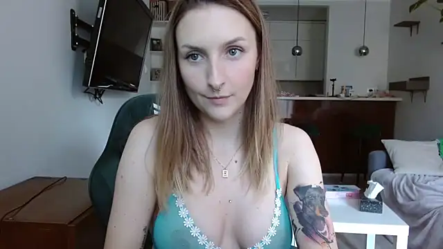 Snapshot of illusorycat chatting on October 21, 10:38 am illusorycat online show from October 21, 10:38 am