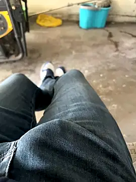 Snapshot of MAHKE12 chatting on October 24, 9:17 am MAHKE12 online show from October 24, 9:17 am