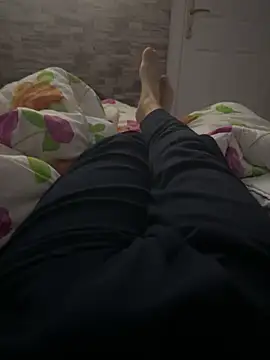 Snapshot of MAHKE12 chatting on October 24, 10:17 pm MAHKE12 online show from October 24, 10:17 pm