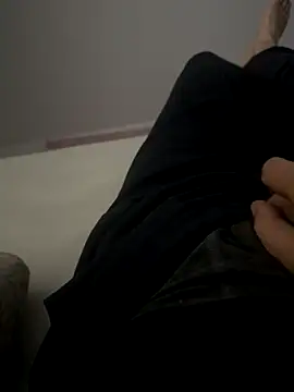 Snapshot of MAHKE12 chatting on November 16, 10:04 pm MAHKE12 online show from November 16, 10:04 pm