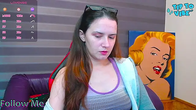 iris nikhols online show from October 29, 10:00 pm