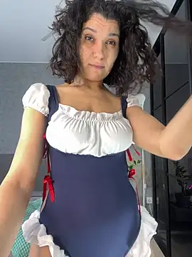  CurlySue  online show from February 8, 6:22 am