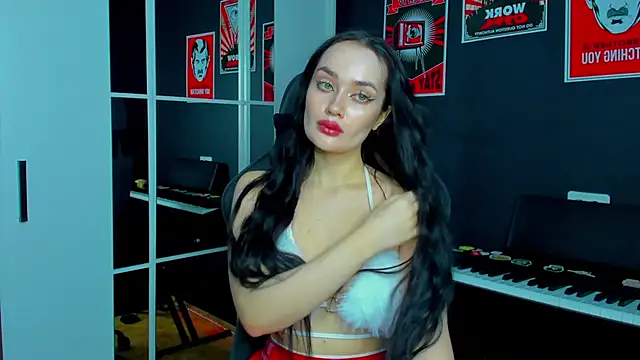 Snapshot of QueenAliss chatting on February 25, 2:25 am QueenAliss online show from February 25, 2:25 am