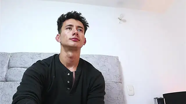 Snapshot of _Alexxx chatting on January 18, 4:04 am  Alexxx online show from January 18, 4:04 am