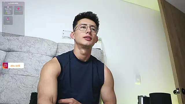 Snapshot of _Alexxx chatting on December 13, 10:59 pm Alexxx online show from December 13, 10:59 pm