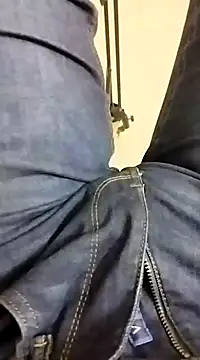 Snapshot of tamil_camguy chatting on January 6, 11:51 am tamil camguy online show from January 6, 11:51 am