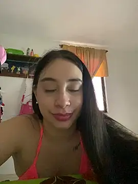 Snapshot of Elena222_ chatting on February 23, 10:53 pm Elena222 online show from February 23, 10:53 pm