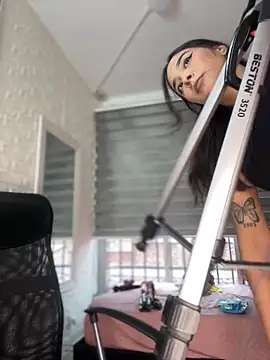 Little Amber6 online show from February 16, 8:55 pm