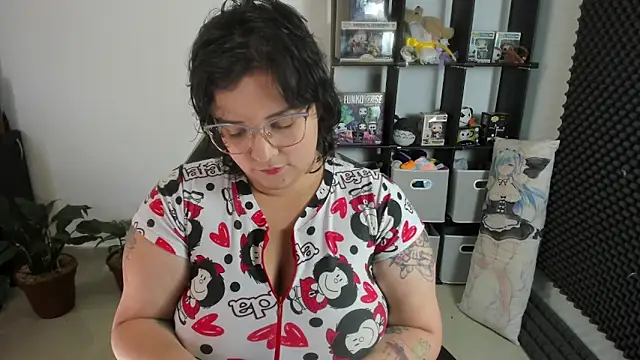 Snapshot of aika-dreams chatting on February 24, 12:37 pm aika-dreams online show from February 24, 12:37 pm