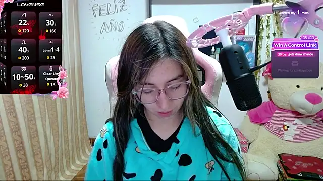 Snapshot of Maggie_Fox3 chatting on January 7, 1:06 am Maggie Fox3 online show from January 7, 1:06 am