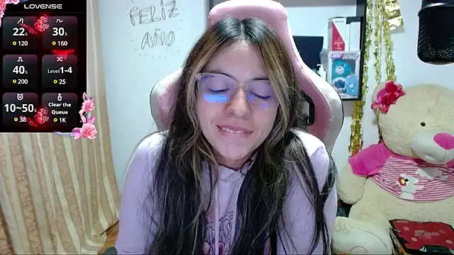 Snapshot of Maggie_Fox3 chatting on January 11, 12:44 am Maggie Fox3 online show from January 11, 12:44 am