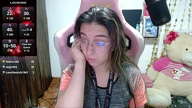 Snapshot of Maggie_Fox3 chatting on March 16, 2:32 am Maggie Fox3 online show from March 16, 2:32 am