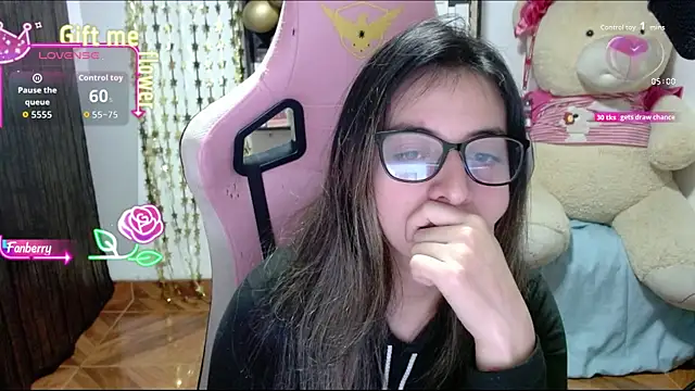 Snapshot of Maggie_Fox3 chatting on October 3, 1:35 am Maggie Fox3 online show from October 3, 1:35 am