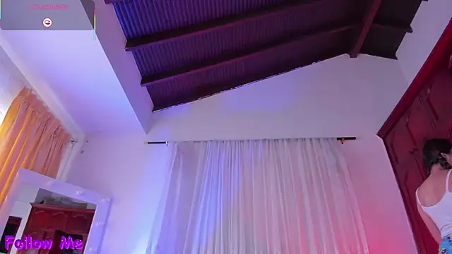 perla hott1 online show from December 20, 2:35 pm