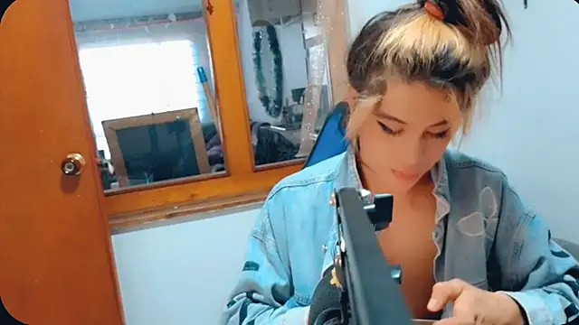 Snapshot of stormytt_ chatting on December 18, 10:24 pm stormytt online show from December 18, 10:24 pm