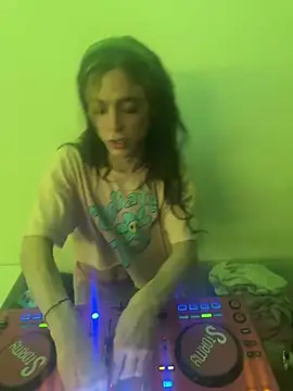 Snapshot of stormytt_ chatting on February 7, 11:23 am stormytt online show from February 7, 11:23 am