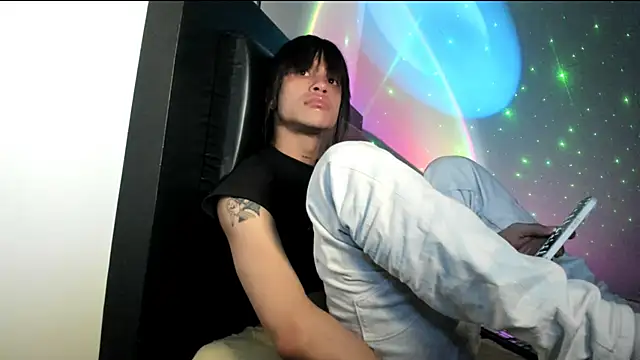 Snapshot of stormytt_ chatting on March 6, 9:03 am stormytt online show from March 6, 9:03 am