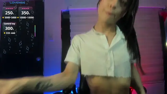 Snapshot of stormytt_ chatting on November 8, 3:23 pm stormytt online show from November 8, 3:23 pm