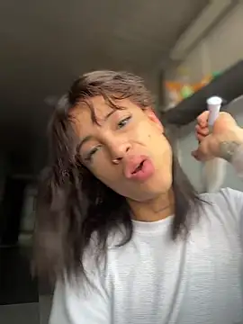 Snapshot of stormytt_ chatting on November 10, 6:18 pm stormytt online show from November 10, 6:18 pm