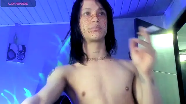 Snapshot of stormytt_ chatting on November 14, 9:35 pm stormytt online show from November 14, 9:35 pm