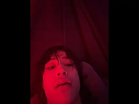 Snapshot of stormytt_ chatting on November 17, 5:13 am stormytt online show from November 17, 5:13 am