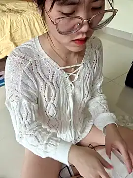 Snapshot of HinaLovely chatting on January 6, 1:53 am HinaLovely online show from January 6, 1:53 am