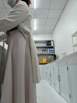 Snapshot of HinaLovely chatting on February 7, 3:21 am HinaLovely online show from February 7, 3:21 am