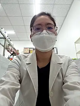 Snapshot of HinaLovely chatting on March 4, 3:12 am HinaLovely online show from March 4, 3:12 am