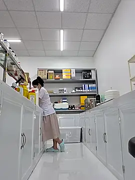 HinaLovely online show from April 18, 3:43 am