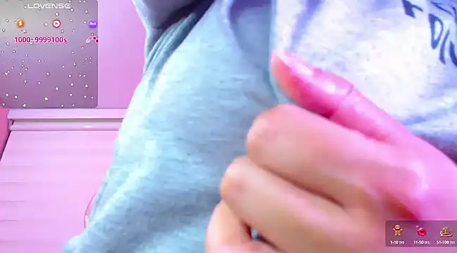 Snapshot of Vannessa__Shy chatting on December 10, 2:05 am Vannessa  Shy online show from December 10, 2:05 am