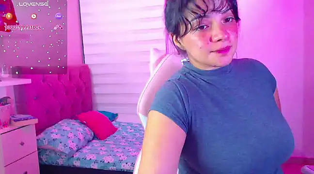 Snapshot of Vannessa__Shy chatting on December 20, 11:05 pm Vannessa  Shy online show from December 20, 11:05 pm