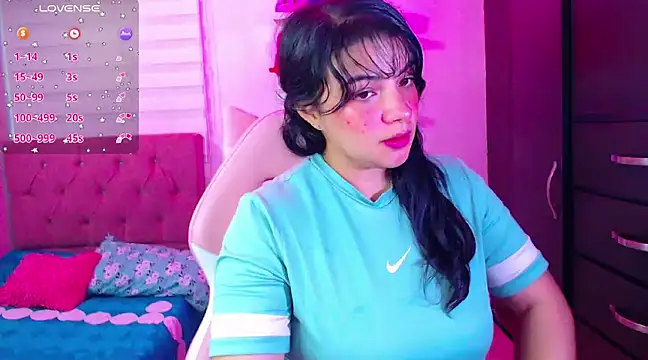 Snapshot of Vannessa__Shy chatting on January 15, 9:51 pm Vannessa  Shy online show from January 15, 9:51 pm