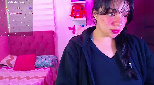 Snapshot of Vannessa__Shy chatting on January 22, 8:17 pm Vannessa  Shy online show from January 22, 8:17 pm