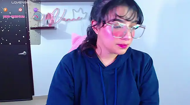 Snapshot of Vannessa__Shy chatting on February 13, 10:00 pm Vannessa  Shy online show from February 13, 10:00 pm