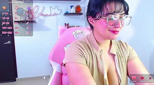 Snapshot of Vannessa__Shy chatting on February 22, 7:03 pm Vannessa  Shy online show from February 22, 7:03 pm