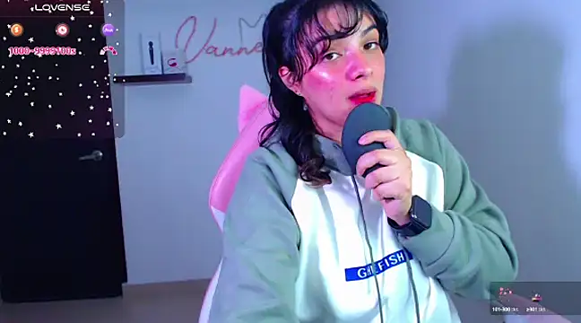 Snapshot of Vannessa__Shy chatting on March 12, 1:03 am Vannessa  Shy online show from March 12, 1:03 am