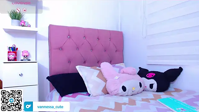 Snapshot of Vannessa__Shy chatting on September 16, 9:16 pm Vannessa  Shy online show from September 16, 9:16 pm