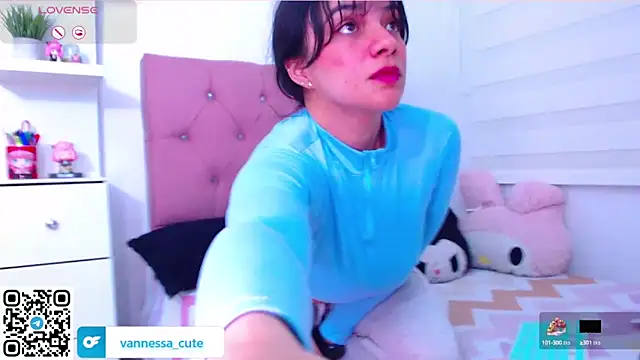 Snapshot of Vannessa__Shy chatting on September 18, 11:29 pm Vannessa  Shy online show from September 18, 11:29 pm