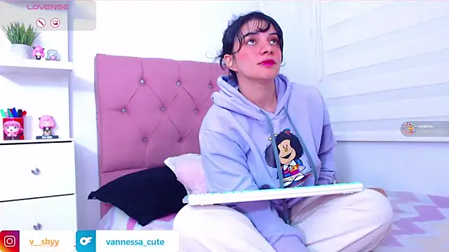 Snapshot of Vannessa__Shy chatting on October 4, 1:03 am Vannessa  Shy online show from October 4, 1:03 am