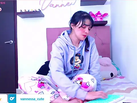 Snapshot of Vannessa__Shy chatting on October 23, 1:27 am Vannessa  Shy online show from October 23, 1:27 am