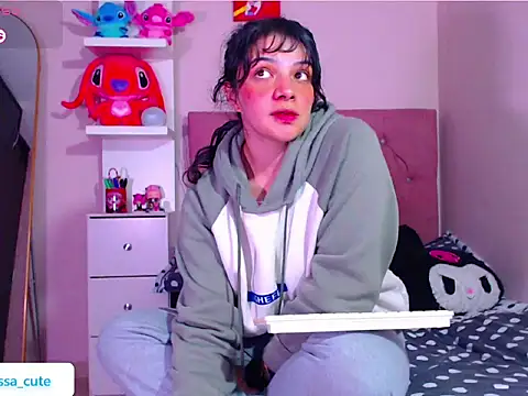 Snapshot of Vannessa__Shy chatting on November 28, 12:13 am Vannessa Shy online show from November 28, 12:13 am