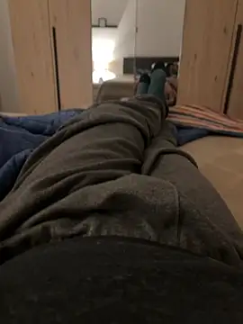 Snapshot of alex21017 chatting on December 23, 10:55 pm alex21017 online show from December 23, 10:55 pm