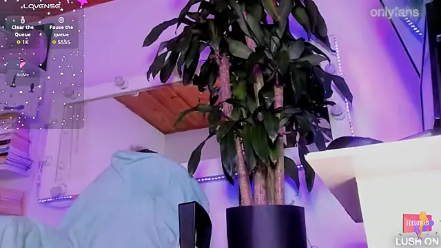 Snapshot of _asscutebig_ chatting on October 7, 5:48 am asscutebig online show from October 7, 5:48 am