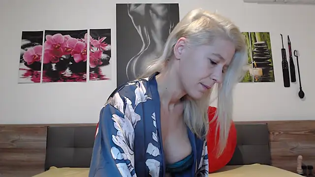 Naschkatze01 online show from November 17, 7:25 am